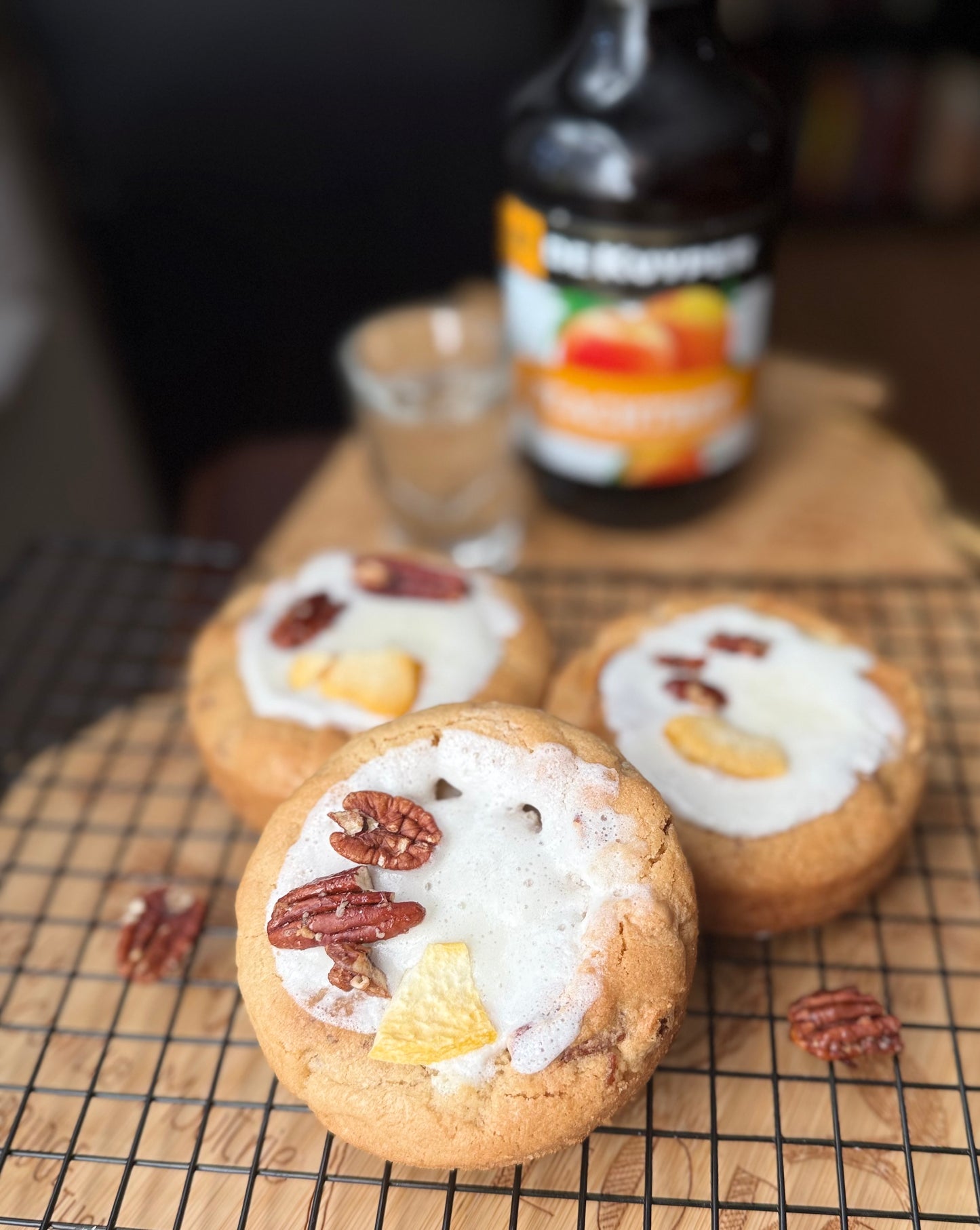 Peach Schnapps on Broughton cookie, set of 8 (Reserve Collection)