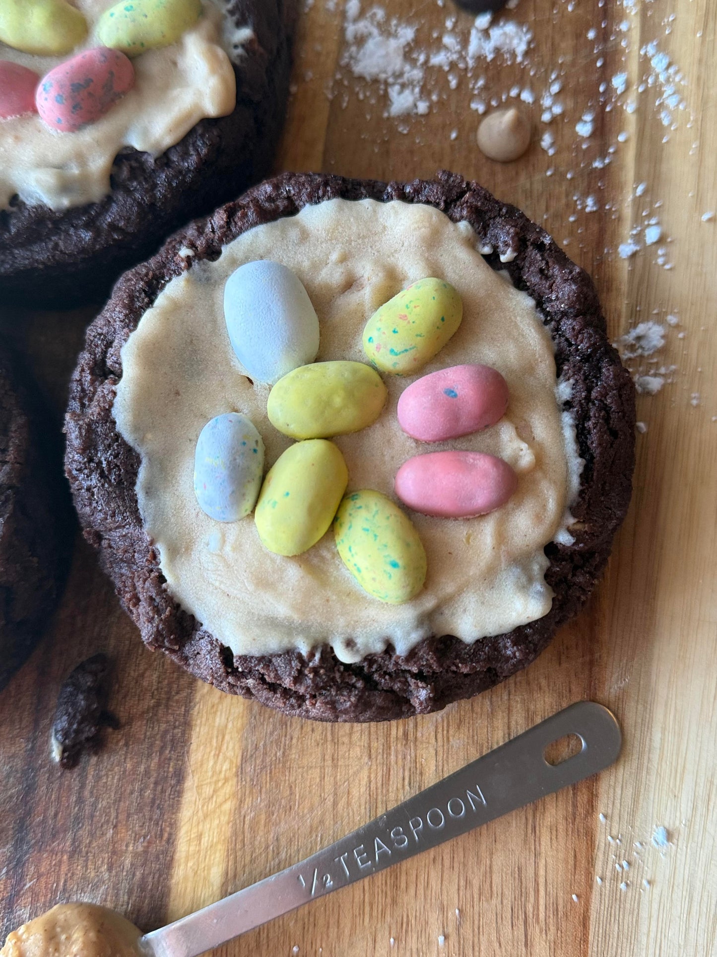 Chocolate Peanut Butter Nest (2 cookies)