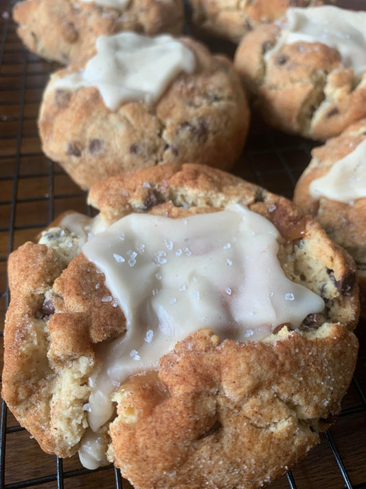 Cinnamon Caramel Chocolate Chip cookie, set of 8
